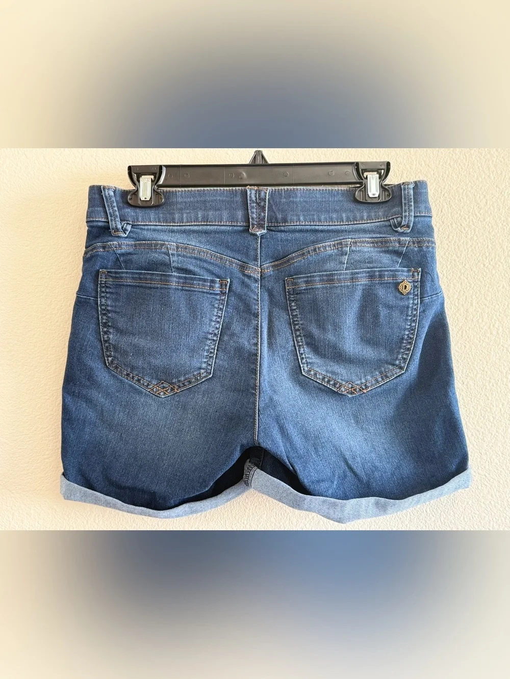 Democracy “Ab” Solution Women's Dark Blue Denim Rolled Cuff Shorts - Size 6